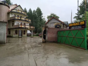 Ziro Palace Inn