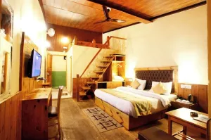 Natures Valley Resort
