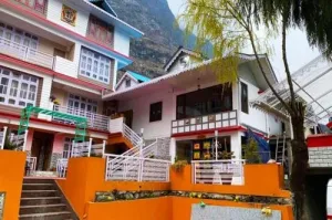 GOLDEN TASHI GAKHIL