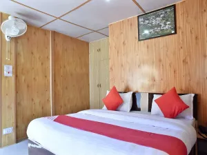 OYO 10633 The Shivalaya Retreat With In
