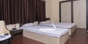 Rajhans Hotel & Resort