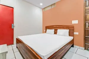 SPOT ON 61994 Hotel Red Apple