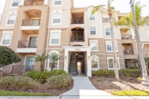 Breakview Dr 3002 Deluxe Apartment