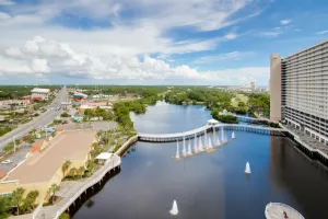 Laketown Wharf 1236 Condo