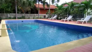 Pats Hideaway Bungalows