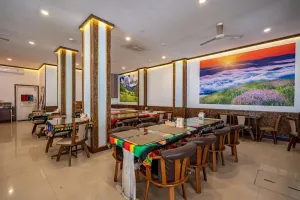 Sharaya White Hotel