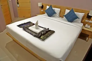 Rayaan 6 Guest House & Restaurant