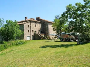 Apartment With in Caprese Michelangelo With Pool Access a