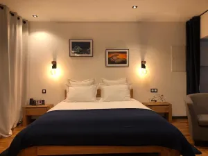 Les Suites Sainte Claire
