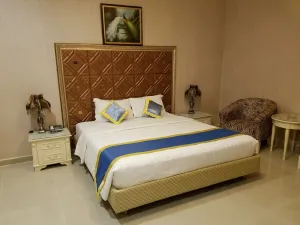 Fortune 700 Hotel