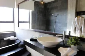 Yeak Loam Hotel