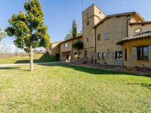 Vintage Holiday Home in Collazzone With Swimming Pool