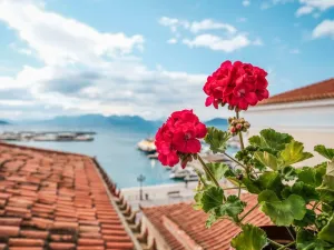 Astra Holiday Home in Aegina Island With Gorgeous Sunset Views