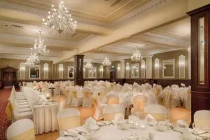 Seven Oaks Hotel