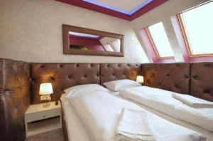 Várfürdö-Panzió Apartmanház