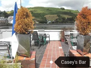 Caseys Of Union Hall