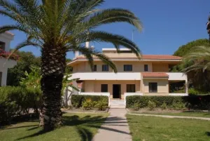 Niki Hotel Apartments