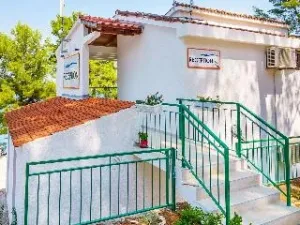 Lina Apartments