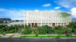 Howard Johnson New Port Resort