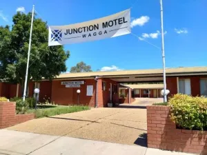 Junction Motor Inn