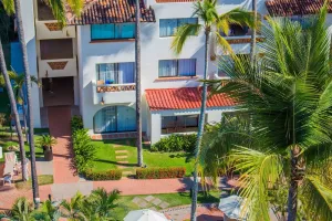 Plaza Pelicanos Grand Beach Resort