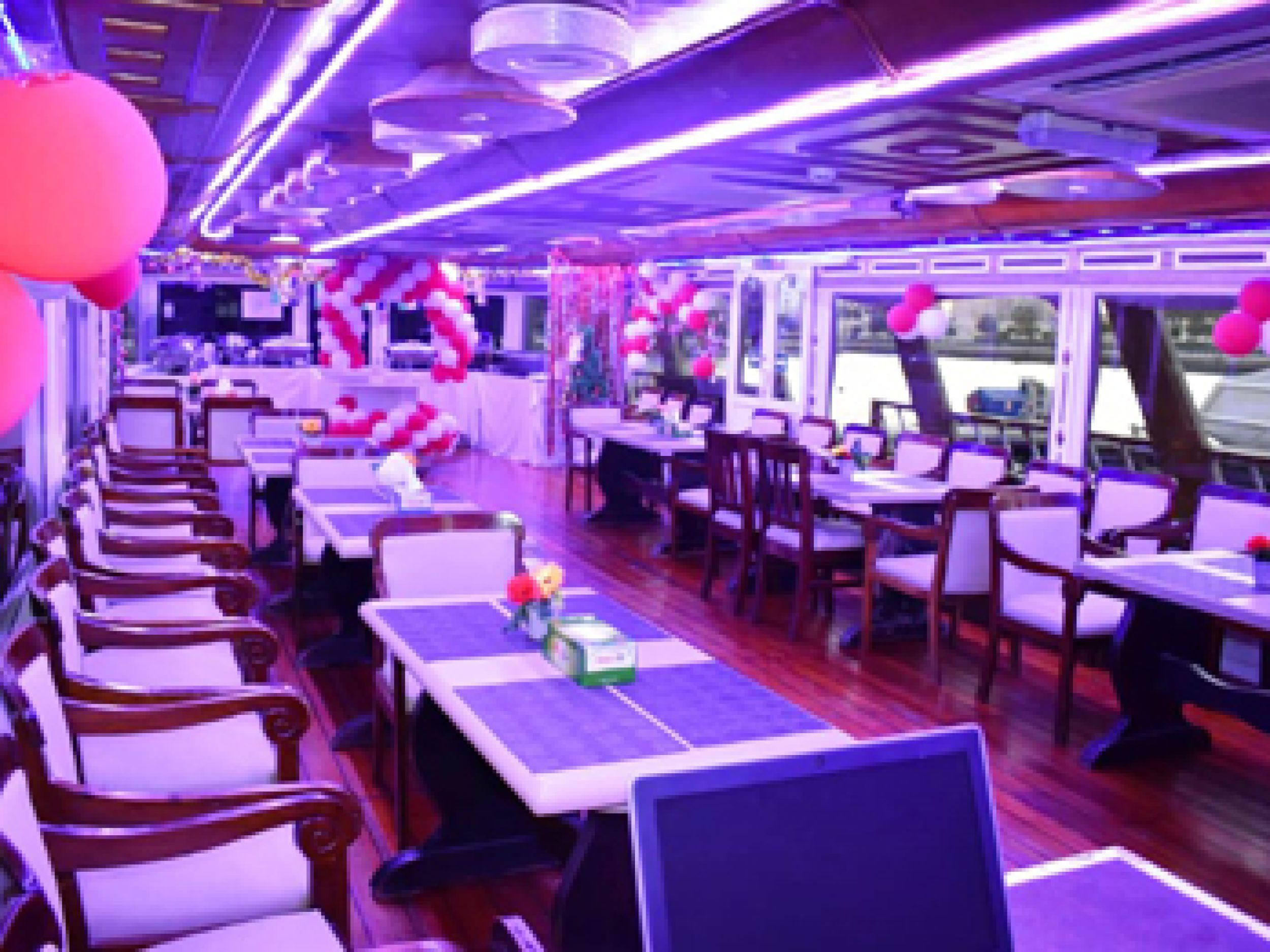 Dubai Water Canal Dinner Cruise 3