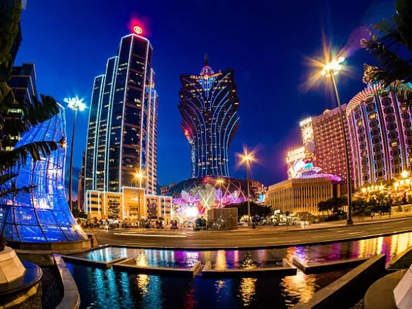 Hong Kong & Macau: 6 Days of Culture and Exploration