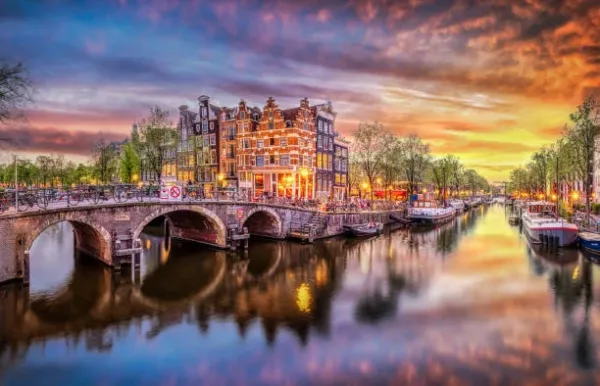 Experience Amsterdam: 4 Days & 3 Nights of Local Adventures