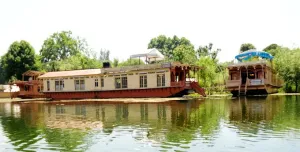 Peacock Houseboats