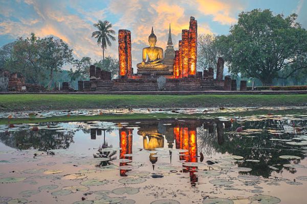 Experience the Best of Bangkok and Phuket: 4 Nights & 5 Days of Thrills and Relaxation