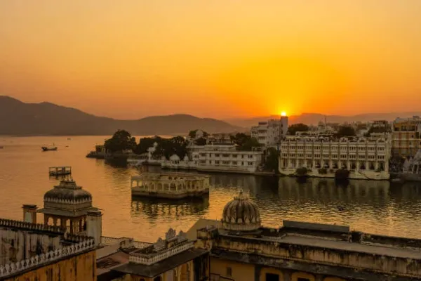 Explore Udaipur: 3 Nights & 4 Days of Palaces and Lakes