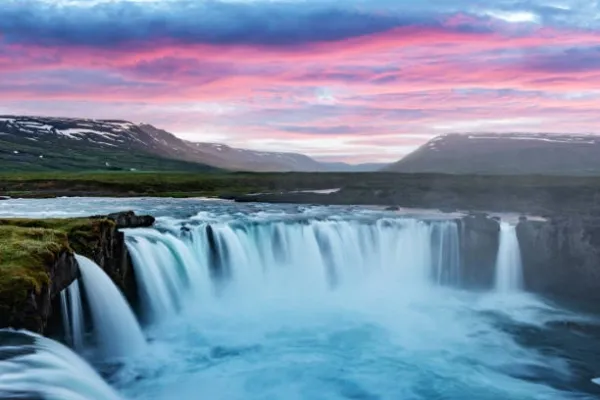 Best of Iceland: 8 Days of Adventure with Airport Transfers