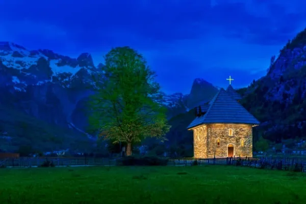 4-Day Albanian Alps Tour: Hike Theth, Valbone & Shkodra!