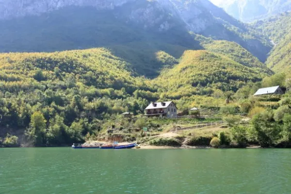 Albania's Untamed Beauty: 3-Day Hike in Theth & Valbona