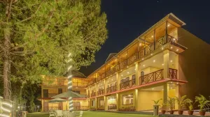 Summit Jungle Lodge, Lansdowne