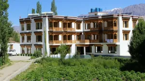 Hunder Residency