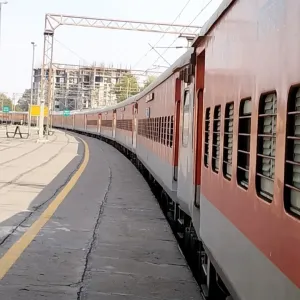 Delhi Safdarjung Railway Station