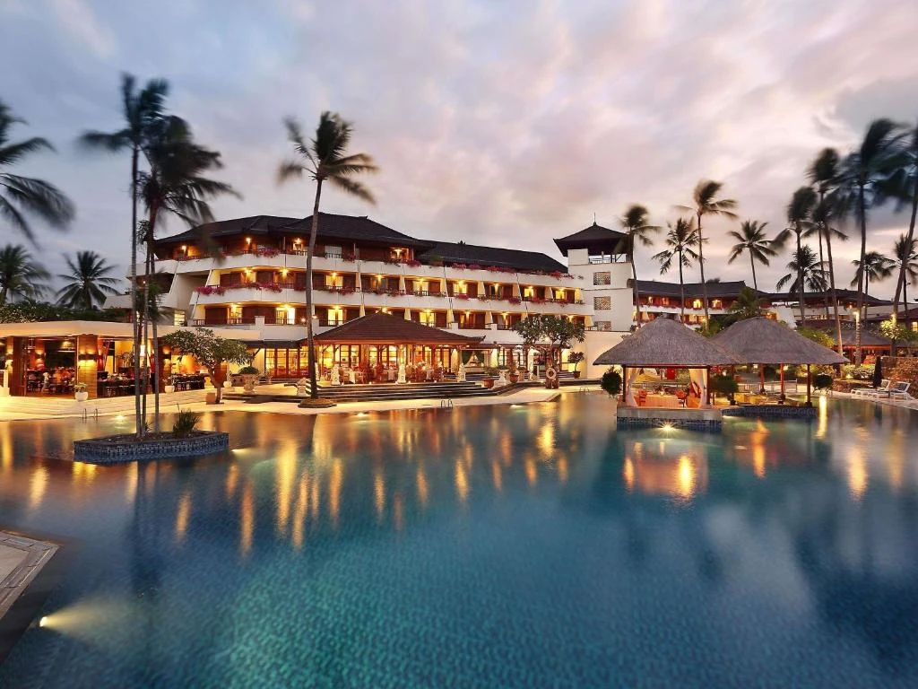 See our top hotels come to life with exclusive video tours.