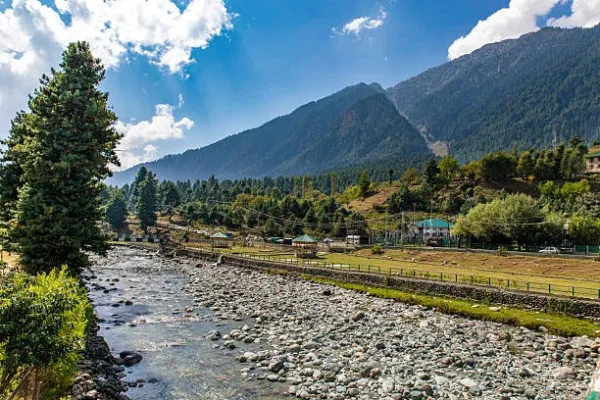 Kashmir Honeymoon Tour – Srinagar, Gulmarg & Pahalgam