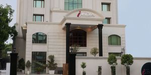 Regenta Central, Lucknow